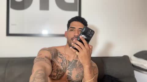 Myke esthetic online show from 29, 1, 2025