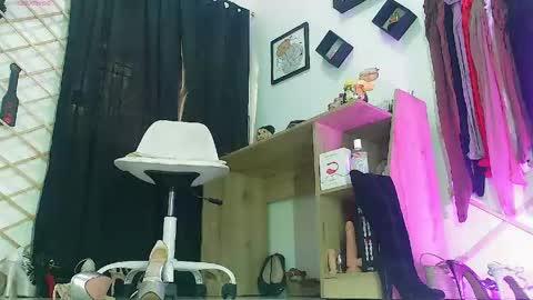 myla sarah1 online show from 30, 4, 2026