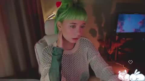 MylaFlores online show from 1, 3, 2025