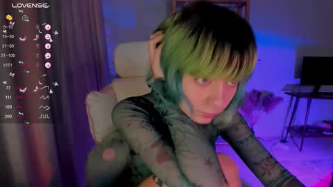 MylaFlores online show from 9, 9, 2025