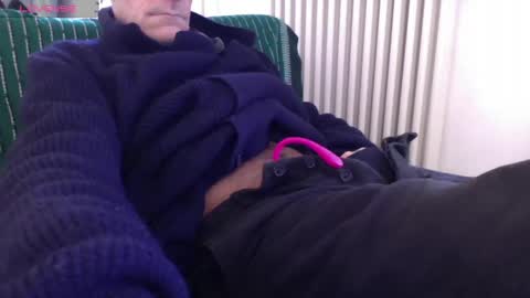 Bi sexy guy lovense hush is on private is open or password show tip if you like. online show from 4, 3, 2025