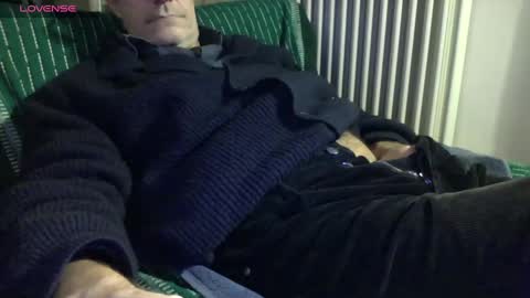 Bi sexy guy lovense hush is on private is open or password show tip if you like. online show from 6, 3, 2025