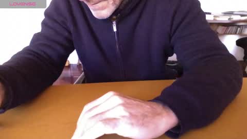 Bi sexy guy lovense hush is on private is open or password show tip if you like. online show from 11, 1, 2026