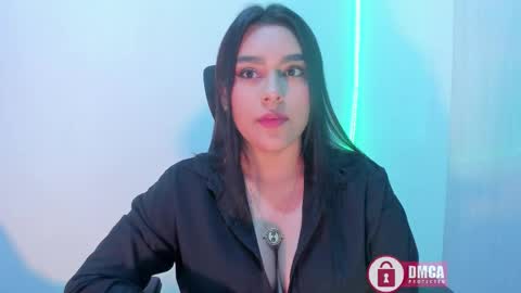 Bella online show from 10, 10, 2025