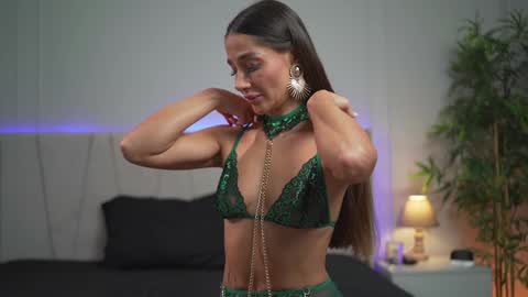 Snapshot of myriamfox_ chatting on 3, 12, 2024 Miryam online show from 3, 12, 2024
