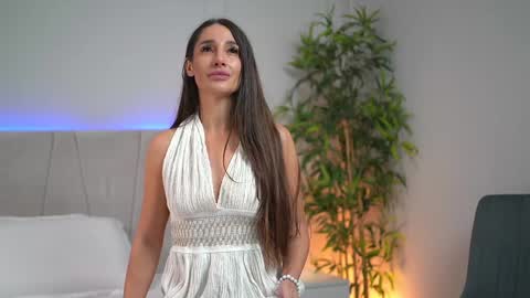 Snapshot of myriamfox_ chatting on 7, 1, 2025 Miryam online show from 7, 1, 2025