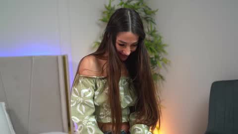 Snapshot of myriamfox_ chatting on 7, 2, 2025 Miryam online show from 7, 2, 2025