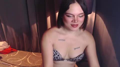 UR GIRL NEXTDOOR online show from 23, 2, 2025