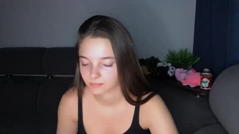 Snapshot of mysticrose_ chatting on 15, 11, 2025 Leya online show from 15, 11, 2025