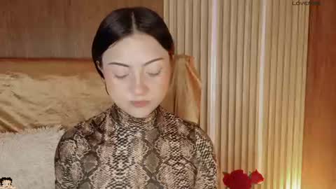 naamah_b online show from 25, 7, 2026