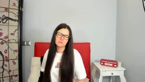 nadiatrue online show from 19, 6, 2026