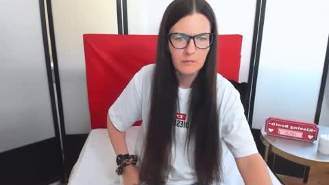 nadiatrue online show from 30, 6, 2026