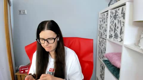 nadiatrue online show from 17, 7, 2026