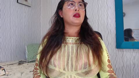 Nadia online show from 2, 2, 2025