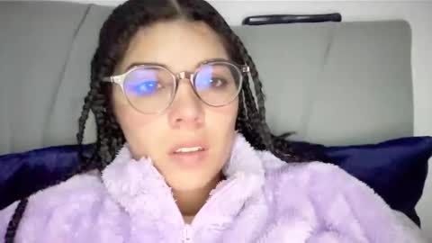 naduu__xx online show from 3, 1, 2025