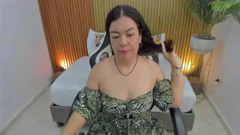 N A H I A online show from 3, 3, 2025