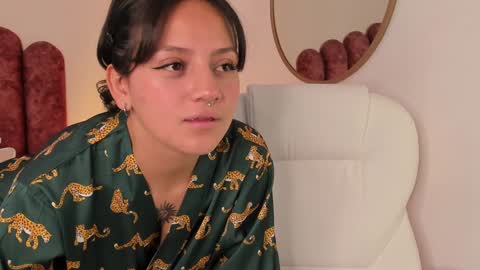 Nahia INDEPENDENT MODEL P online show from 10, 12, 2024