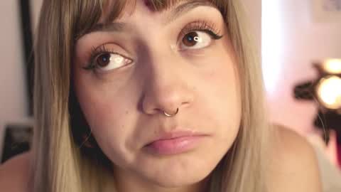 Nahia INDEPENDENT MODEL P online show from 18, 2, 2025