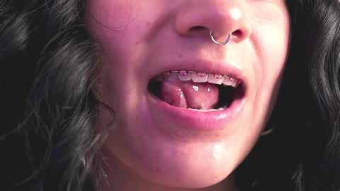 Nahia INDEPENDENT MODEL P online show from 12, 3, 2025