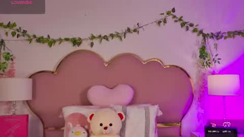 NahiaraReina  online show from 6, 7, 2026