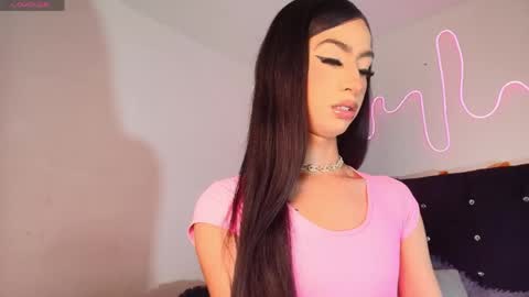 NahiaVictoria  online show from 8, 5, 2026