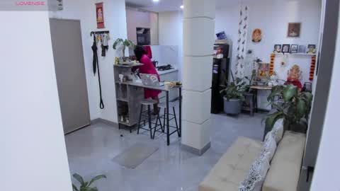 Nahirr online show from 9, 5, 2026