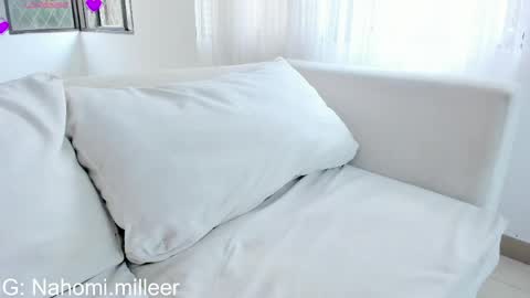 Snapshot of nahomi_miller_ chatting on 30, 4, 2026 Laura online show from 30, 4, 2026