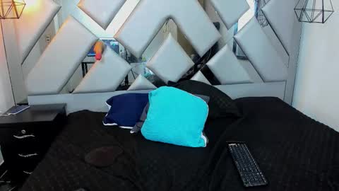 Nahomi  online show from 11, 9, 2025