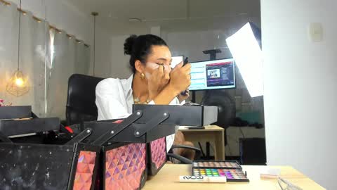 Nahomy Whitte online show from 10, 4, 2026