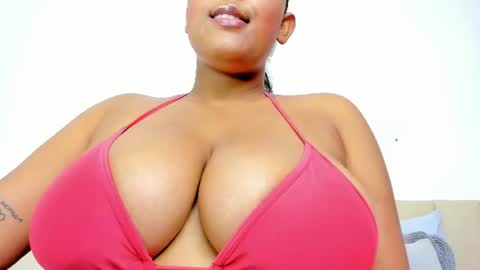 Snapshot of nahomygrey_ chatting on 25, 7, 2026 Nahomy online show from 25, 7, 2026