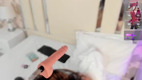 Snapshot of nahomyroberts chatting on 3, 12, 2025 Nahomy Roberts online show from 3, 12, 2025