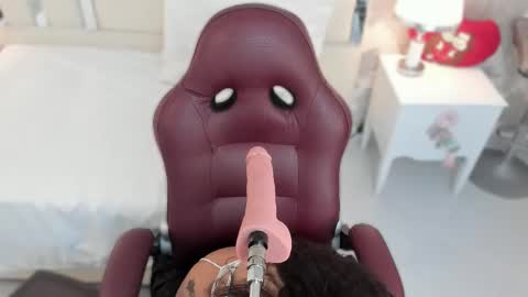 Snapshot of nahomyroberts chatting on 17, 12, 2025 Nahomy Roberts online show from 17, 12, 2025