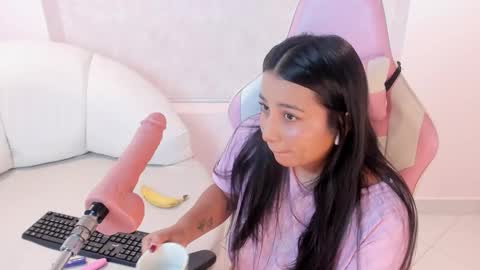 Snapshot of nahomyroberts chatting on 12, 3, 2026 Nahomy Roberts online show from 12, 3, 2026