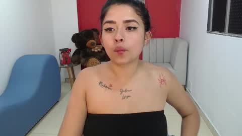 Snapshot of naia_sweetsex chatting on 23, 10, 2025 naia_sweetsex online show from 23, 10, 2025