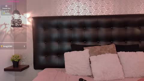 naiaramasson_ online show from 25, 4, 2026