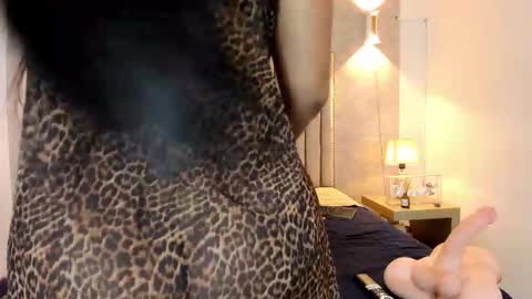 Naisha Rousell online show from 11, 11, 2025