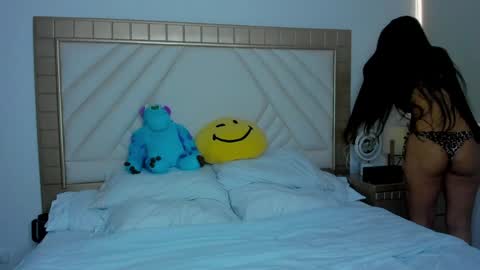 Snapshot of nalah_gomez_ chatting on 3, 1, 2025 Nalah online show from 3, 1, 2025