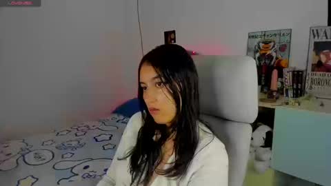 nami_white online show from 19, 9, 2025