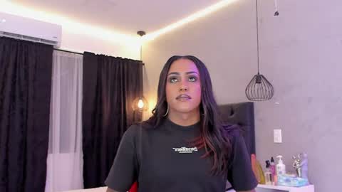 Naomi Blair online show from 24, 6, 2026