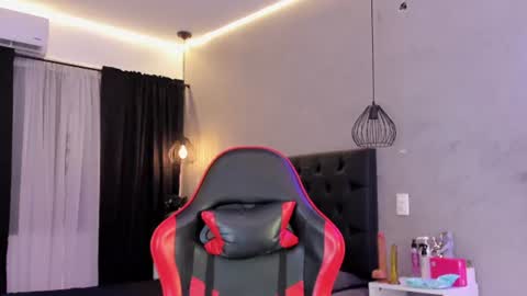 Naomi Blair online show from 10, 7, 2026
