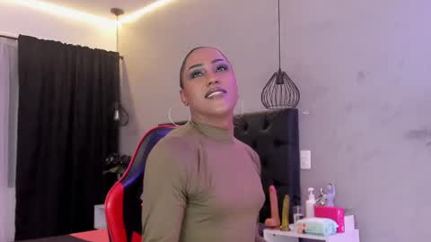 Naomi Blair online show from 25, 7, 2026