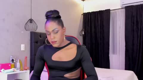 Naomi Blair online show from 6, 8, 2026
