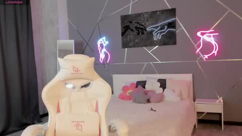 naomi_reiss online show from 9, 6, 2026