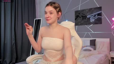 naomi_reiss online show from 9, 7, 2026