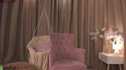 Naomi online show from 2, 10, 2025