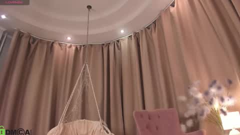 Naomi online show from 15, 10, 2025