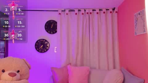 Snapshot of naomi_shaw chatting on 22, 3, 2026 Naomi online show from 22, 3, 2026