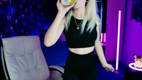 naomihita online show from 30, 10, 2025