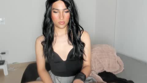 Naomi Moore online show from 14, 1, 2025