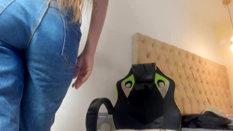 naomis_35 online show from 17, 12, 2025